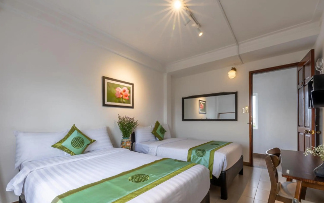 Purple Hue Charming Riverside Hotel – Guest Rooms – Hue