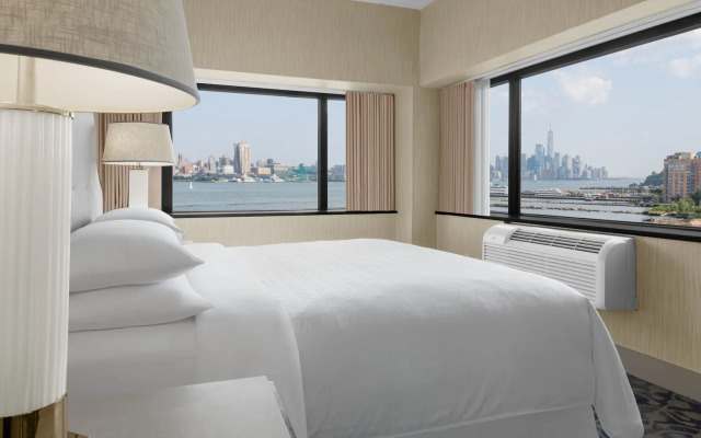 Sheraton Lincoln Harbor Hotel