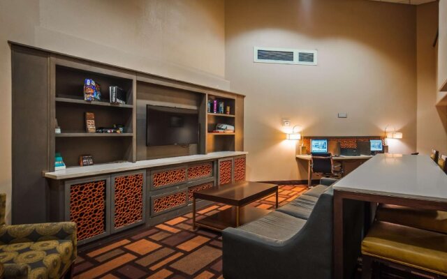 Holiday Inn Express & Suites Phoenix - Tempe by IHG