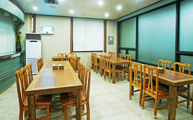 Emerald Hotel