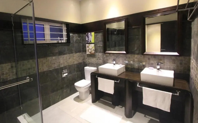Blue Ocean Suites & Apartments