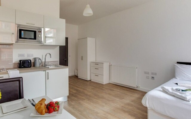 Modern, Bright 1BR Studio in Liverpool!