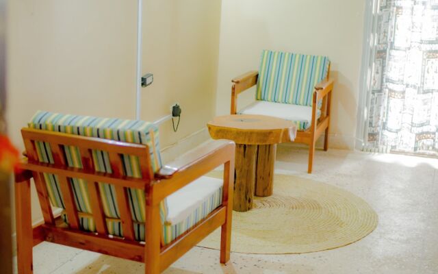 Bahari Beach Castle Lodge