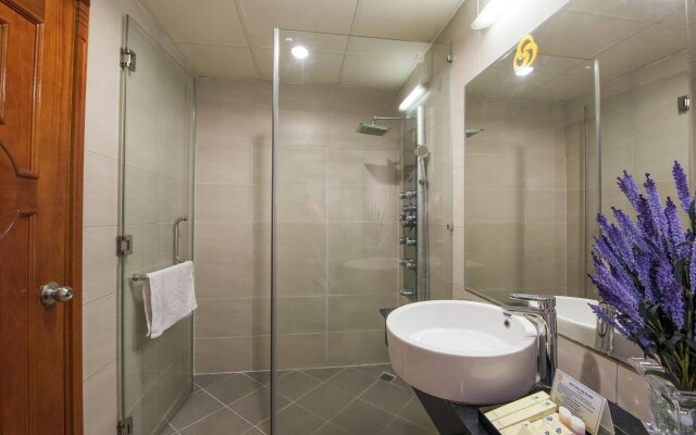 Aluna Ben Thanh Hotel
