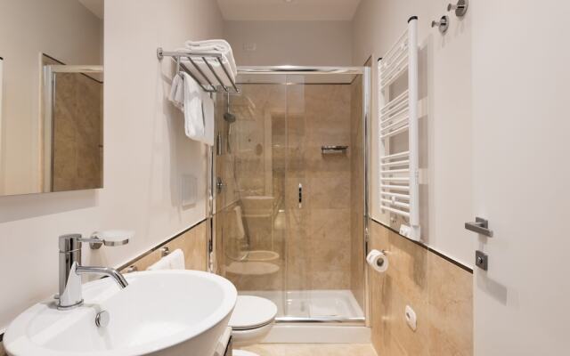 At 41 Luxury Suites & Rooms