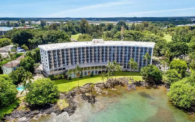 Hilo Hawaiian Hotel, Trademark Collection by Wyndham