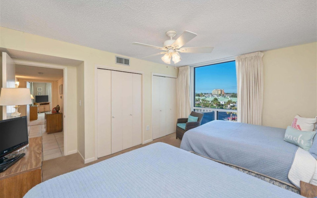 Shoreline Towers 1055 2 Bedroom Condo