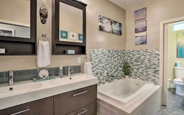 7 Mi to Dtwn Denver: Arvada Home w/ Patio