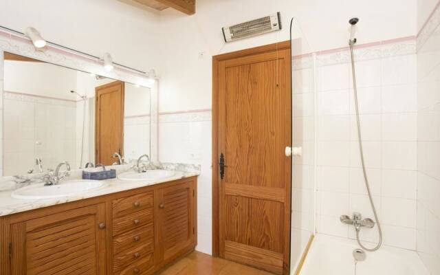 Villa - 4 Bedrooms with Pool and WiFi - 103158