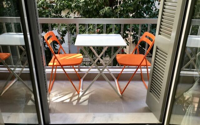 Modern Central Fully Equipped Apt