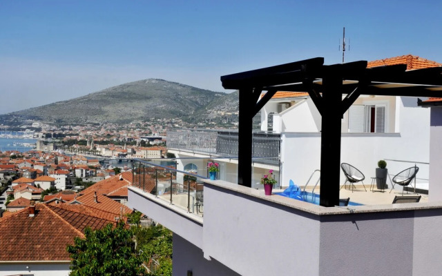 Luxury Villa Rooftop Pool !avbl in Season