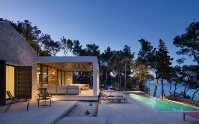 Vale Residence - exclusive & private property by the sea