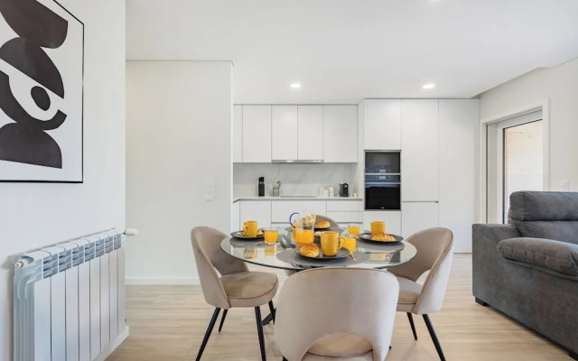 The Pine Flat with Pool at Furadouro