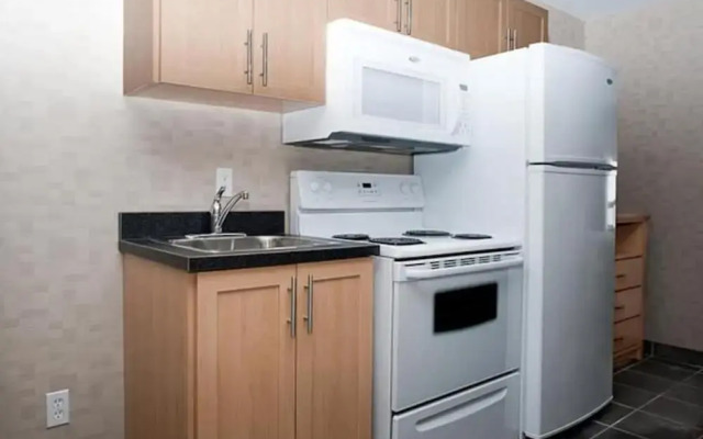 Paradise Inn & Suites Valleyview