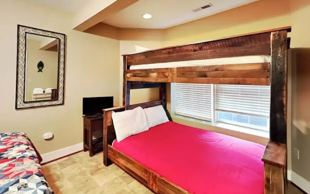 Bluebeary Retreat by Taylor Made Deep Creek