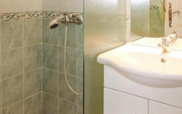 Country House With Private Terrace, Beaucaire