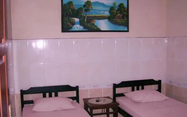 DR Sutomo 44 Homestay