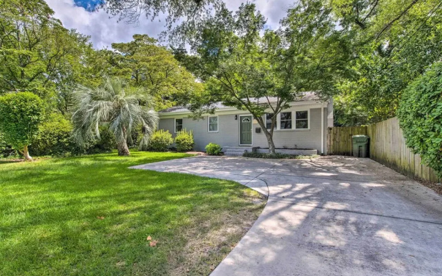 Stylish Wilmington Home, 2 Mi to Riverwalk!