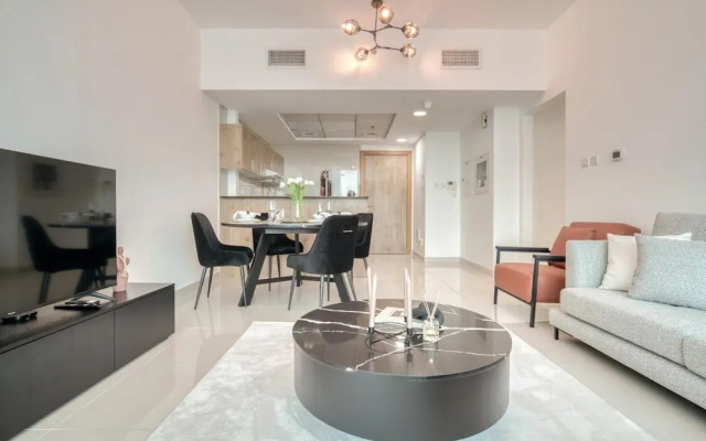 Premium 2BR Apt w Marina Views