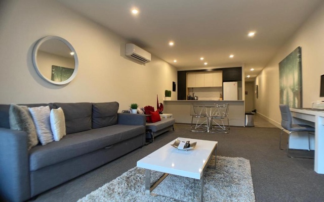 The Gallery Luxe 1 BR Executive Apartment in the heart of Braddon Wine Secure Parking WiFi – Guest Rooms – Braddon