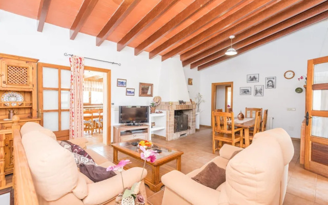 Can Dato in Inca With 2 Bedrooms and 2 Bathrooms
