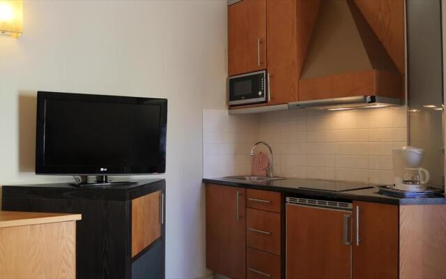 HL Miraflor Suites