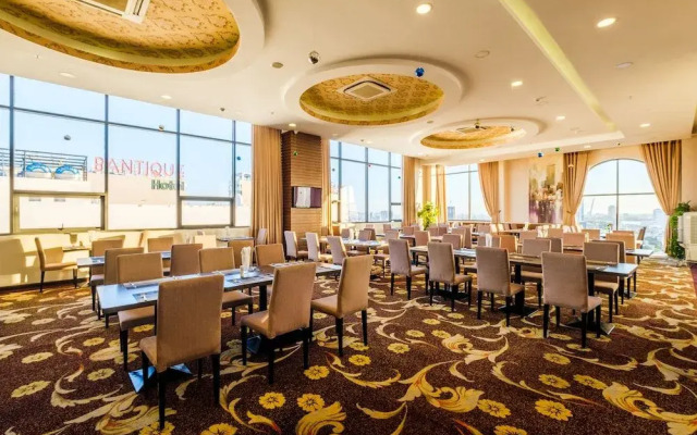 OYO 122 GIC Land Hotel