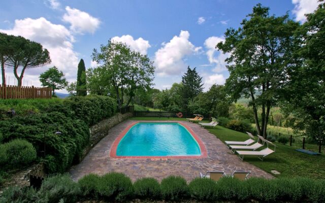 Hill-view Apartment in Lucignano With Private Terrace