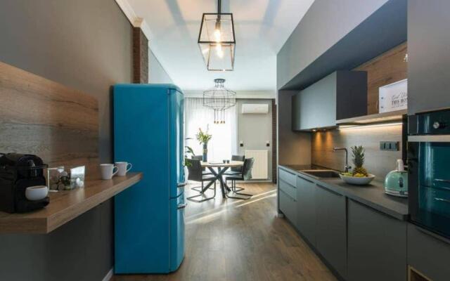 Fresh Downtown Modern 2 bdrm aptmt Thessaloniki