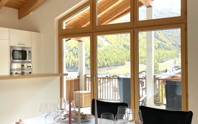 Impeccable 3-bed Duplex Penthouse in Saas-fee