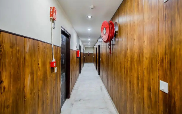 Capital O 25053 Hotel Devi Palace