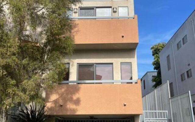 Supreme 2BD/3BA Condo - Los Angeles