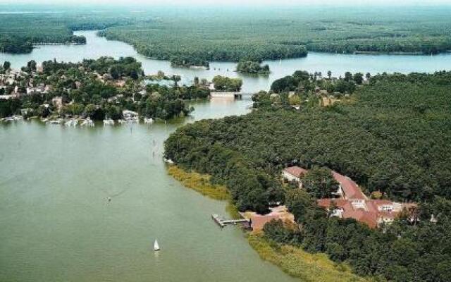 Waldhotel am See