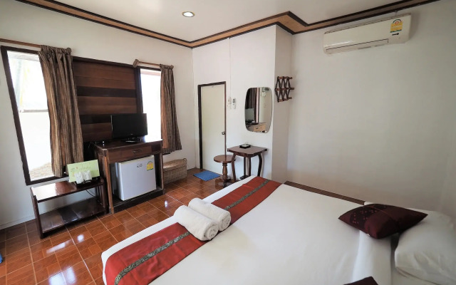 Khaothone River View Resort