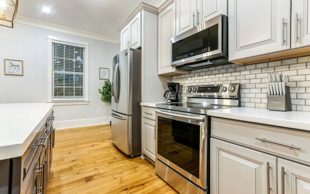 5BR High End Amenities by Hosteeva