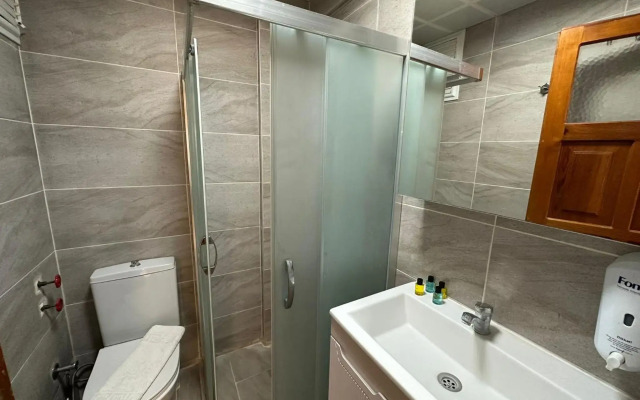 Cicek Apart Hotel