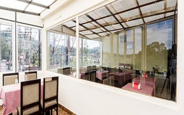 FabHotel Sholas Residency