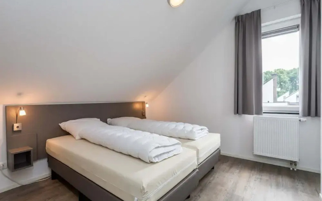 Villa With med Children's Room in Limburg