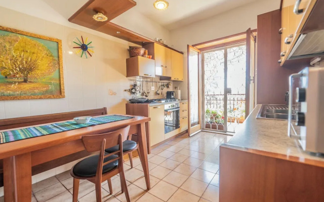 Luminous 2Br Family Apartment In Residential Area