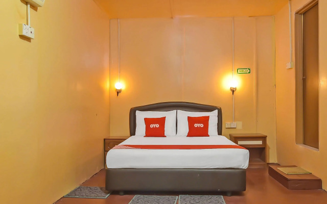 OYO 90675 Holiday View Inn