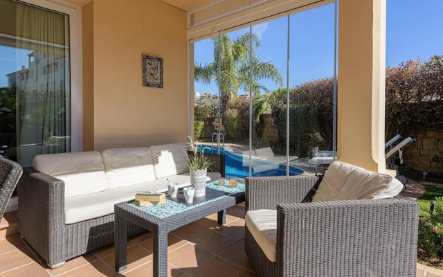 Villa Riviera in Urbanizaci n Riviera Sol