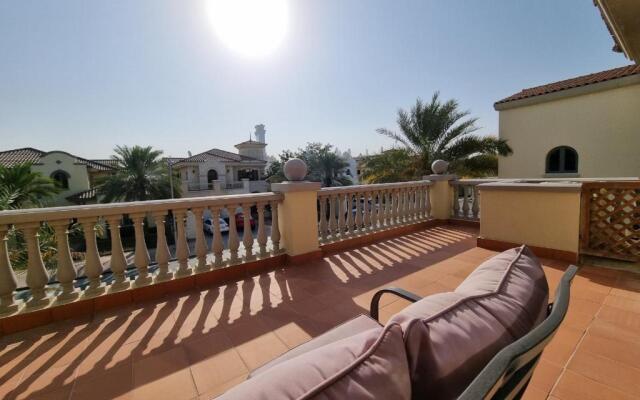 Palm Jumeirah Stunning 4BHK Villa