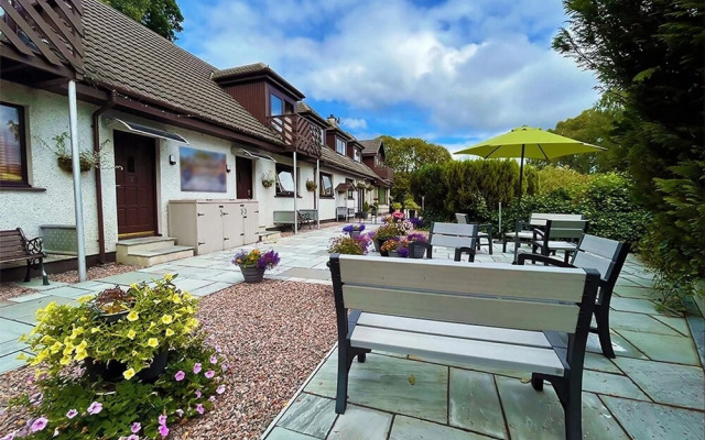 Highland Comfort With Mountain Views
