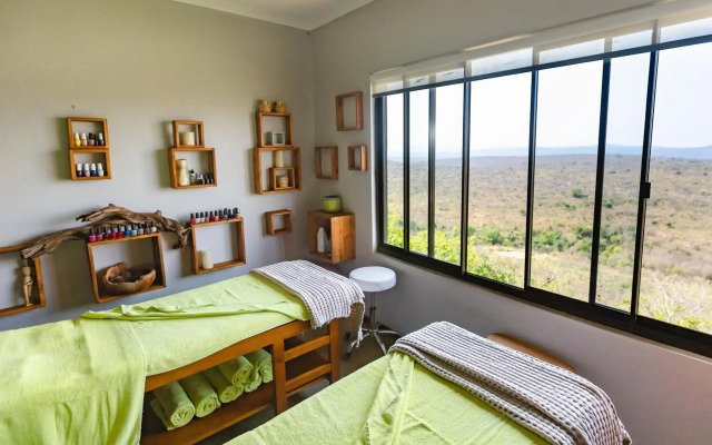 Rhino Ridge Safari Lodge