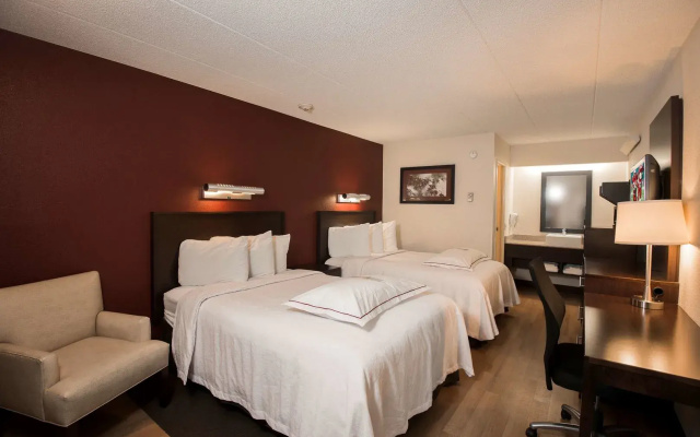 Red Roof Inn PLUS+ Chicago - Willowbrook