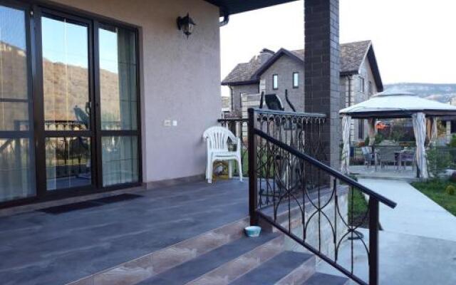 Pin Guest House