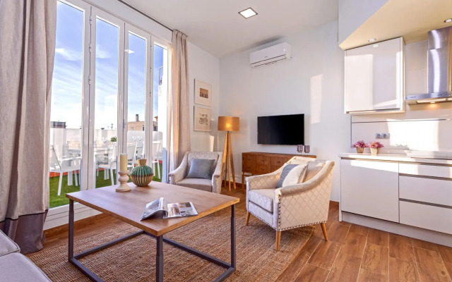 Magnificent 2 BD Duplex with private terrace. Recaredo IX