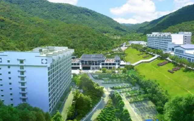 Xinfeng Utop Spring Primeval Forest Resorts