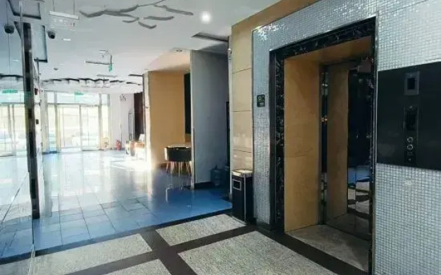 Huayi Hotel (Harbin CapitaLand Airport Bus Station)