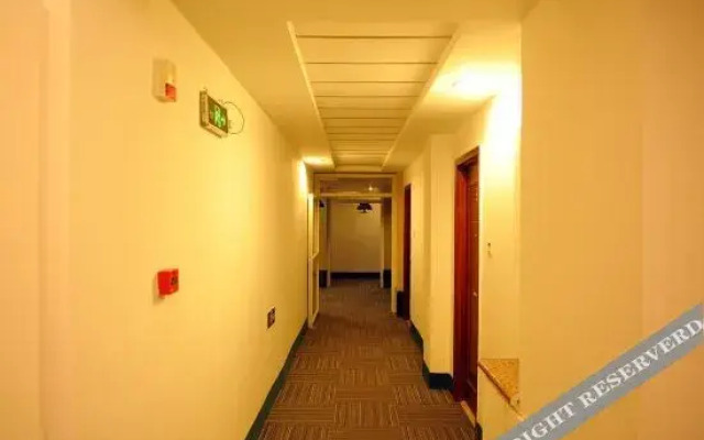 Super 8 Hotel (Dalian Xi'an Road)